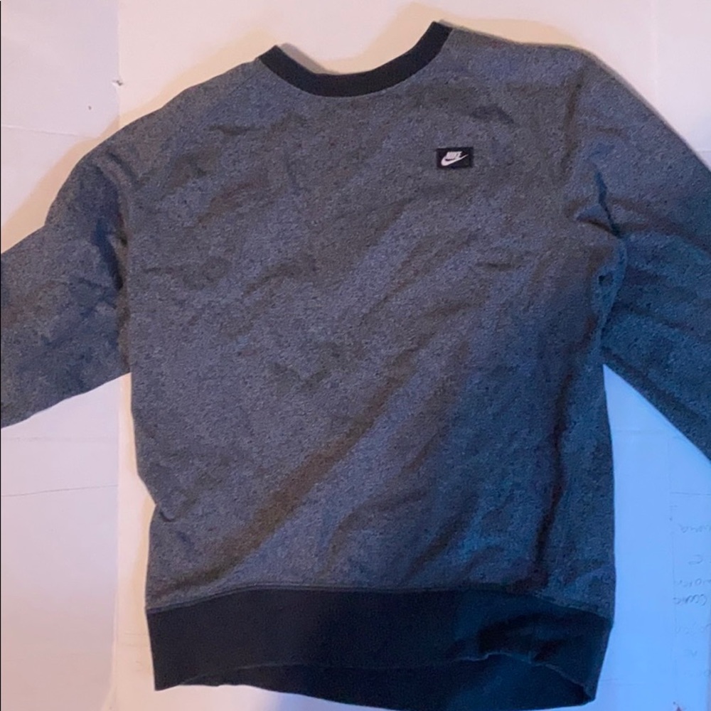 Men’s Nike sweatshirt
